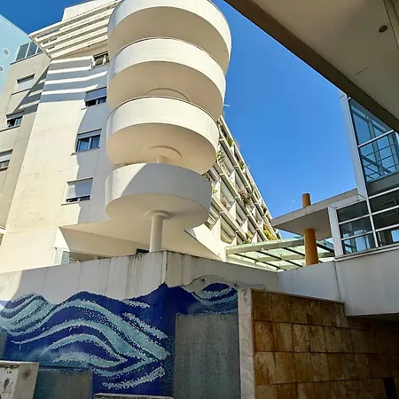 2dluxe - New Listing - Experienced Host Split